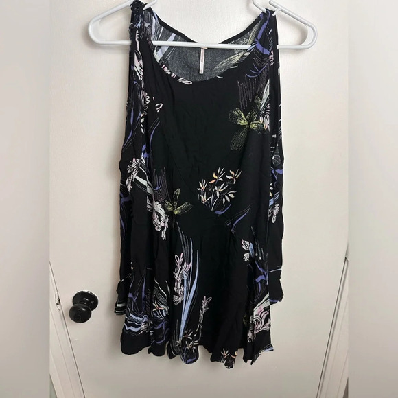 FREE PEOPLE Sz XS CLEAR SKIES ASYMMETRIC HEM COLD SHOULDER TUNIC BLACK 1228 - Picture 12 of 12